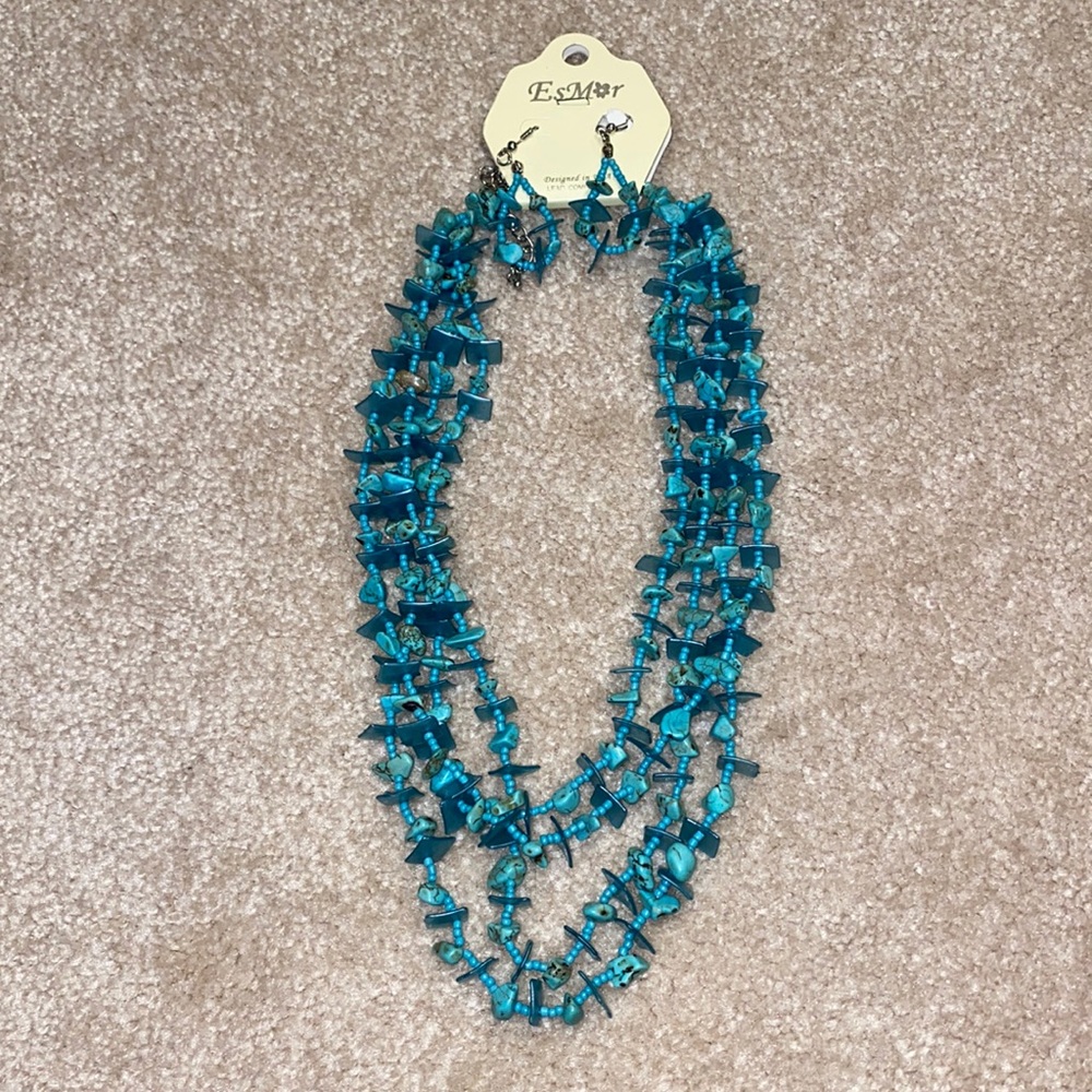 Turquoise necklace and earrings set, new with tags!!